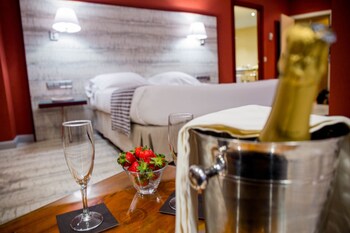 Room Service - Dining