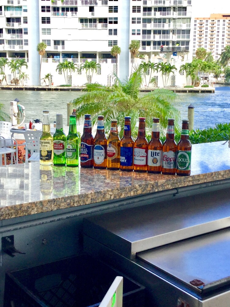Poolside Bar