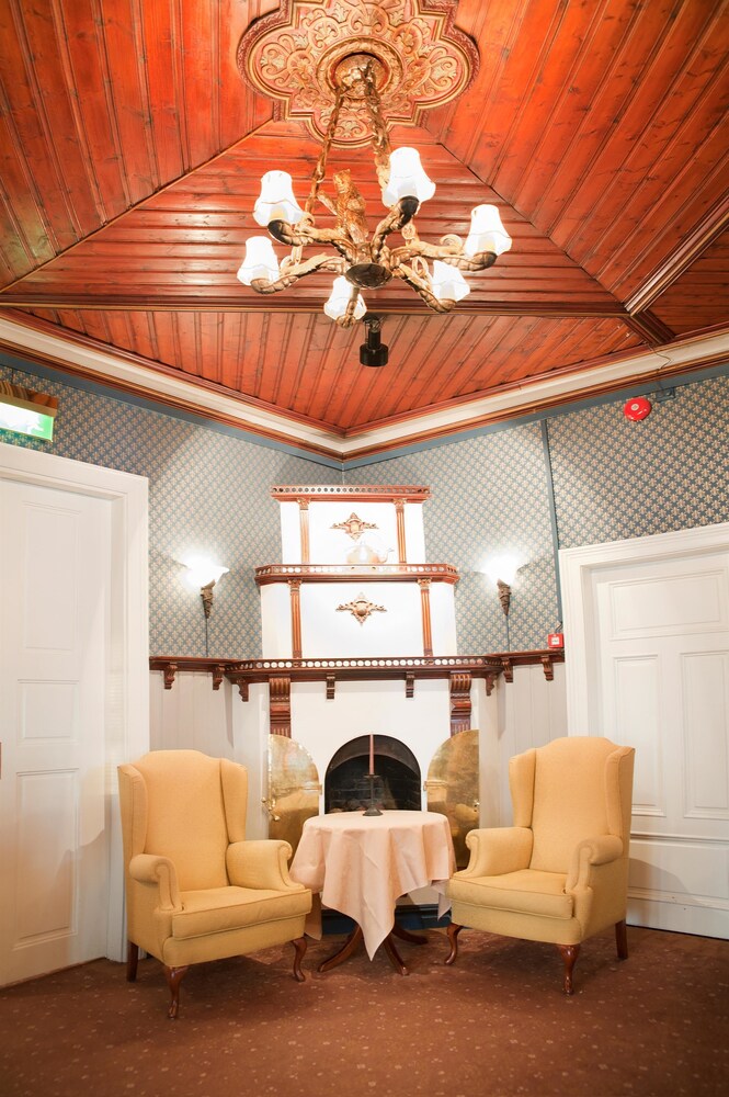 Hotel Bar