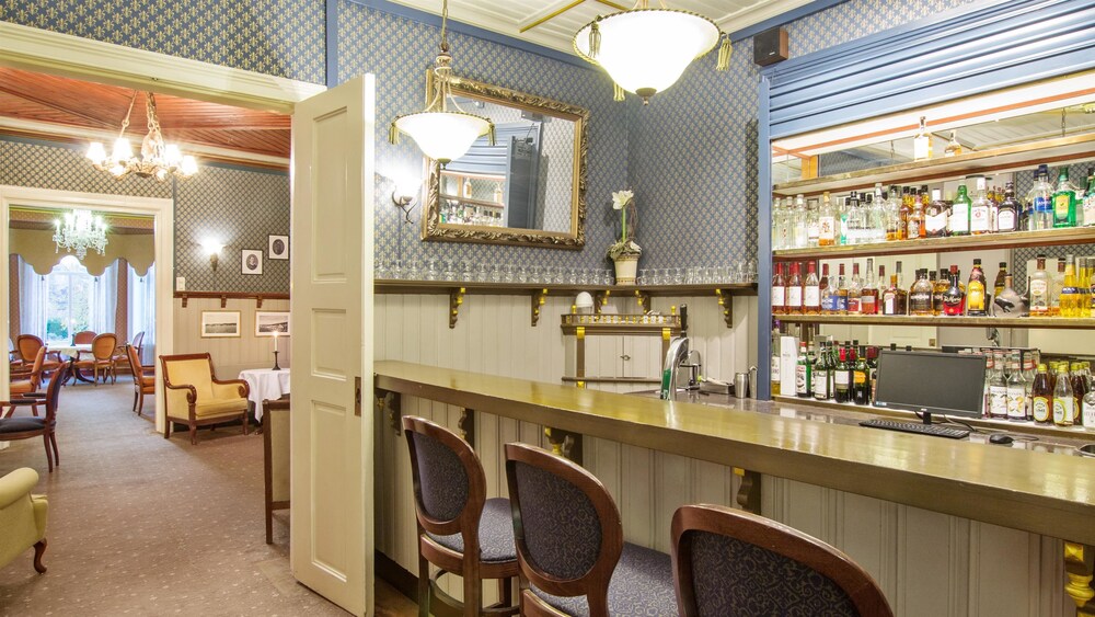 Hotel Bar