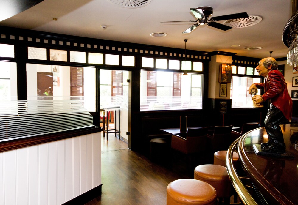 Hotel Bar
