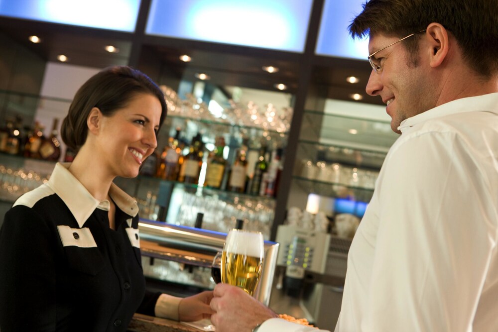 Hotel Bar