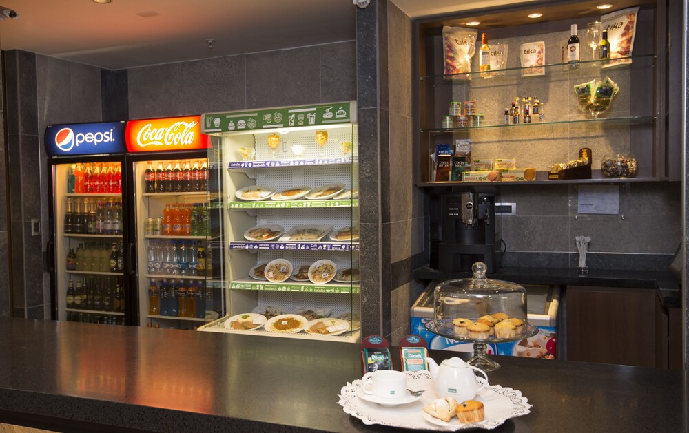 Food Court