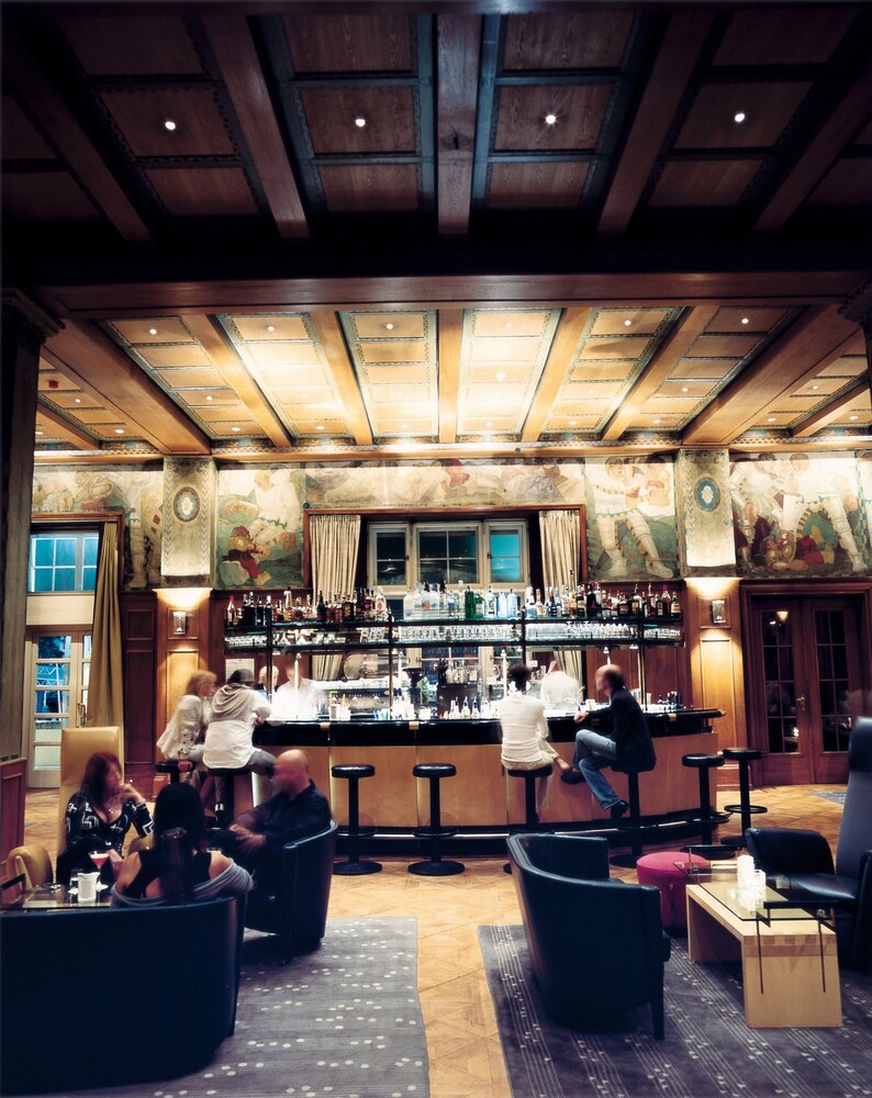 Hotel Bar