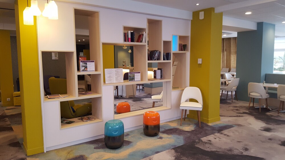 Hotel Lounge