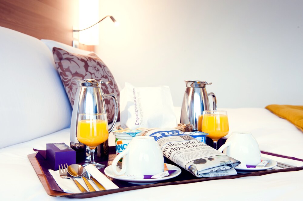 Room Service - Dining