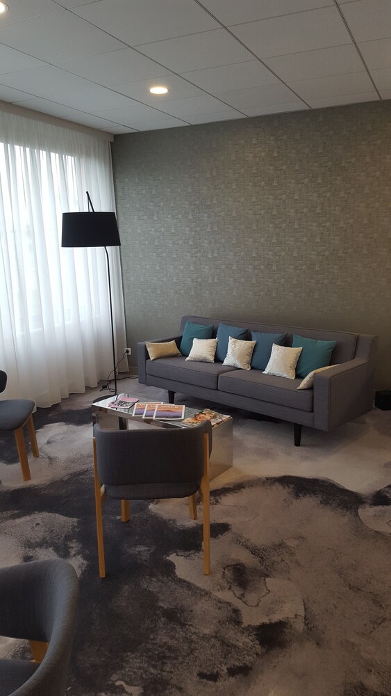 Hotel Lounge