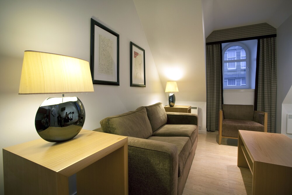 Duplex, 1 Bedroom - Living Area