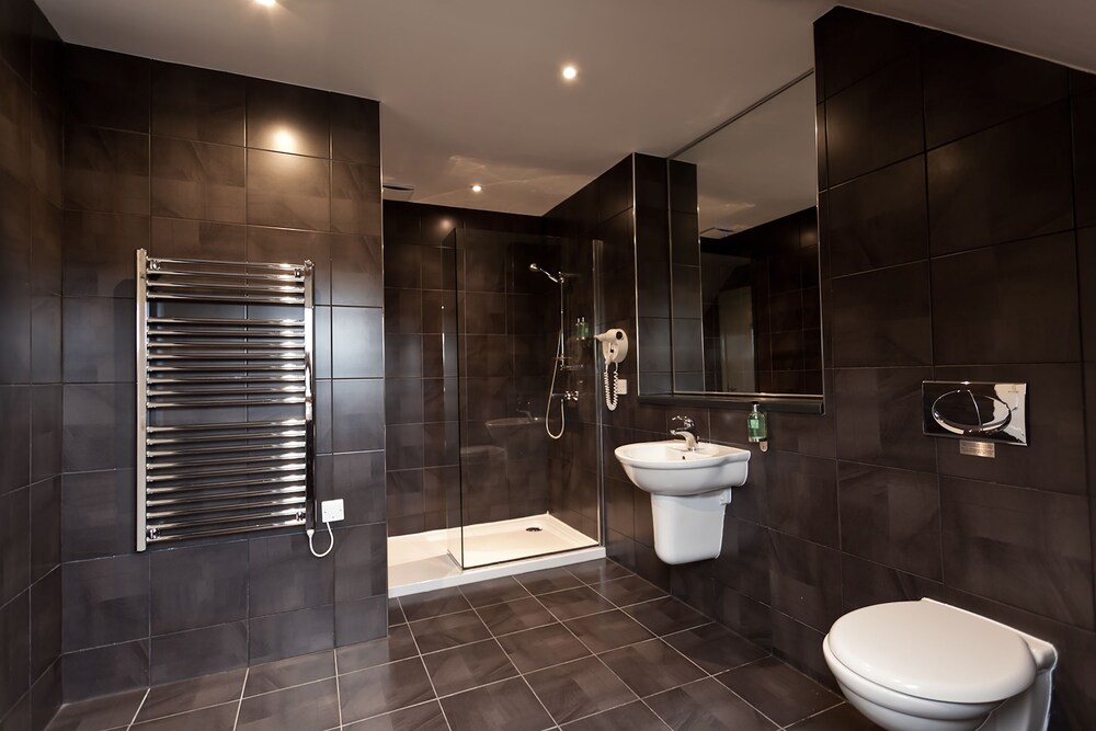 Duplex, 1 Bedroom - Bathroom Shower