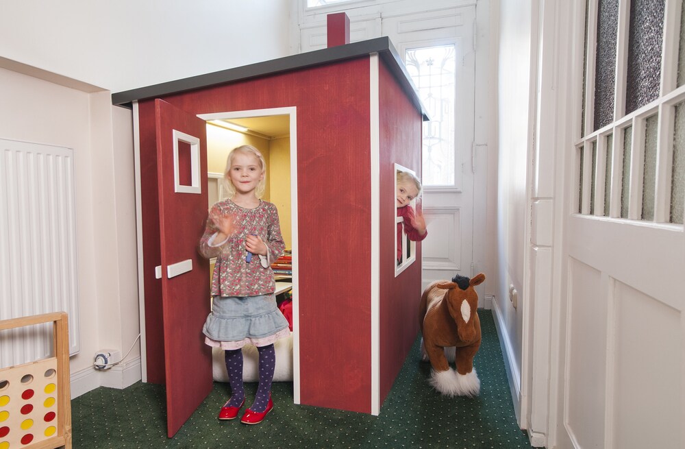 Childrens Play Area - Indoor