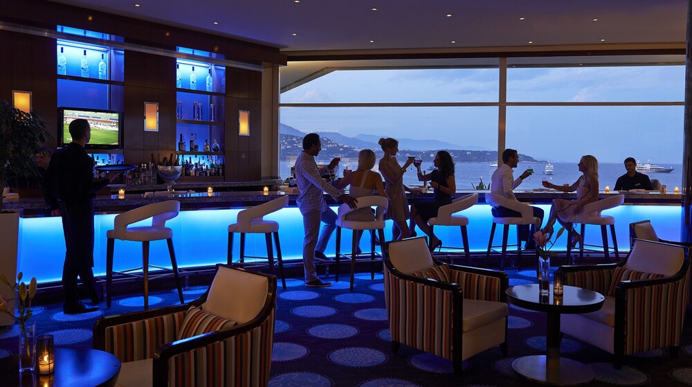 Hotel Bar