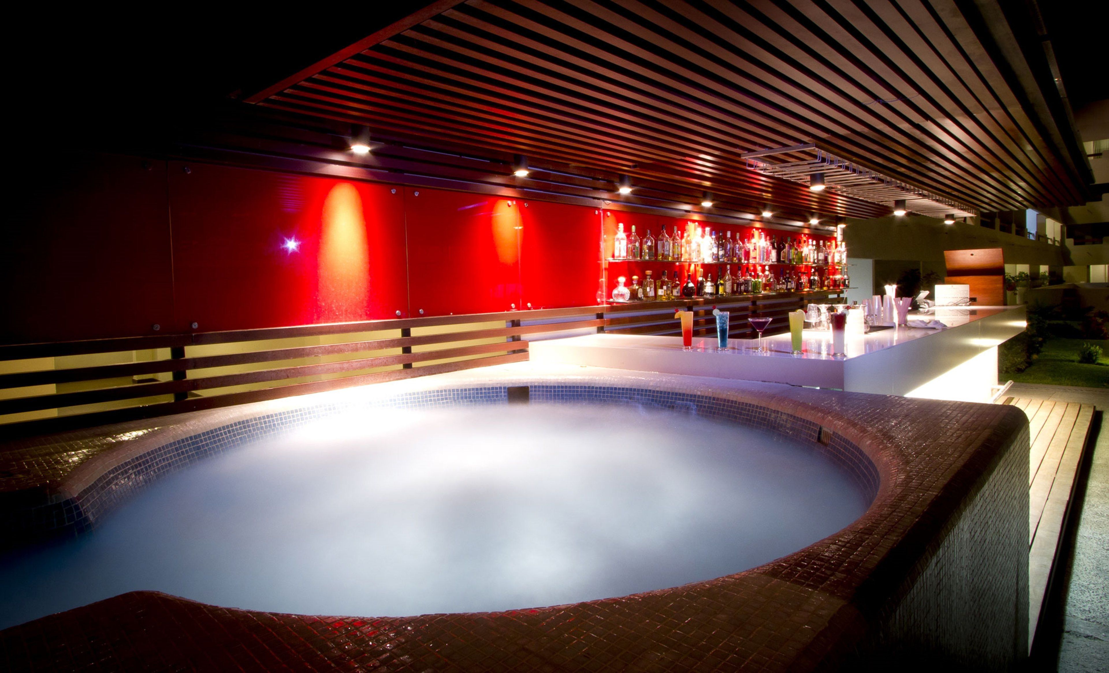 Bar junto a la piscina