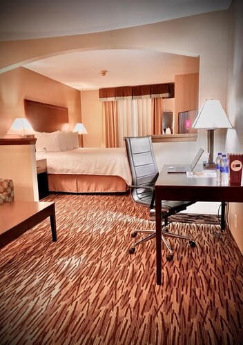 Magnuson Hotel Park Suites