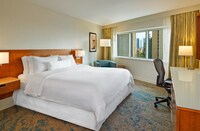 Deluxe Room, 1 King Bed, City View