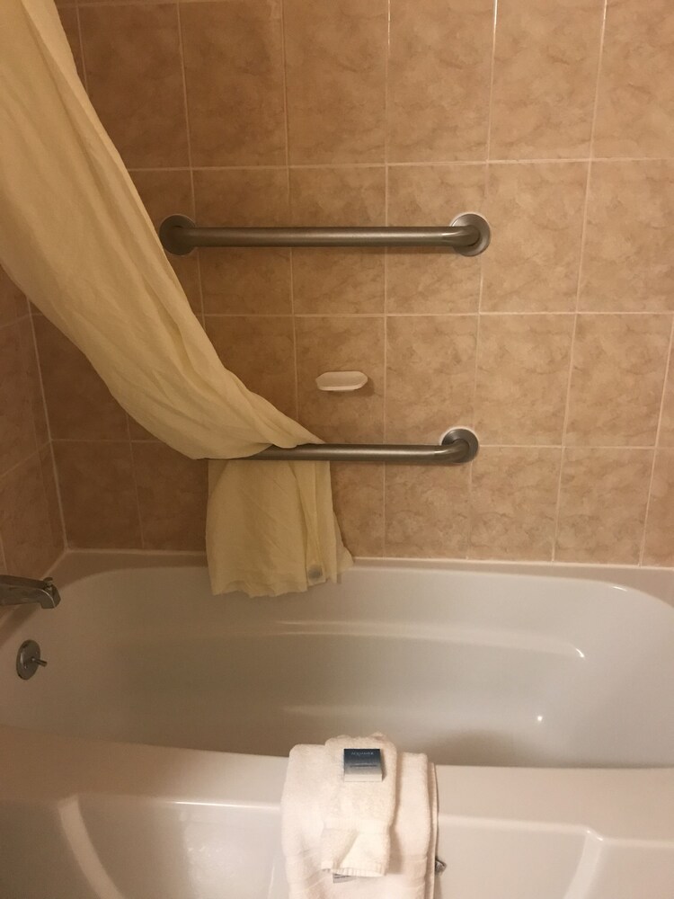 Deep Soaking Bathtub