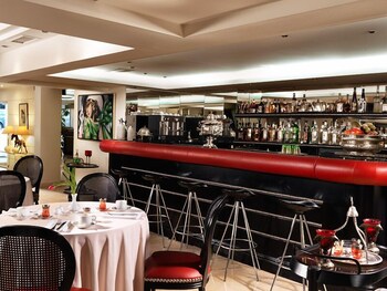 Hotel Bar