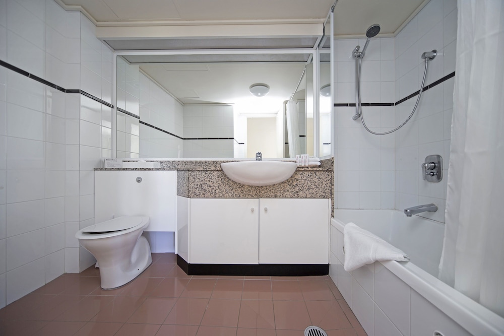 Standard Apartment, 3 Bedrooms - Bathroom