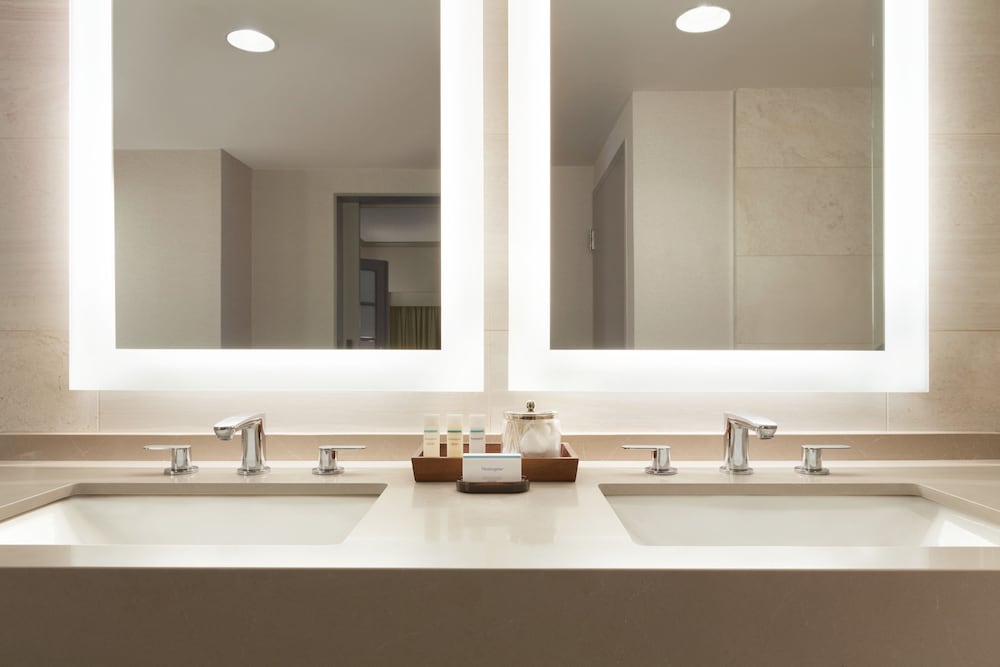 Presidential Suite, 1 King Bed, Non Smoking - Bathroom