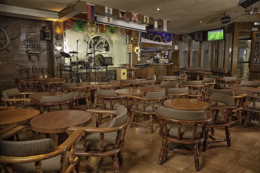 Hotel Bar