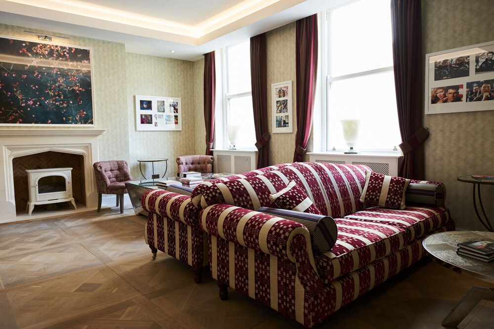 Executive Lounge
