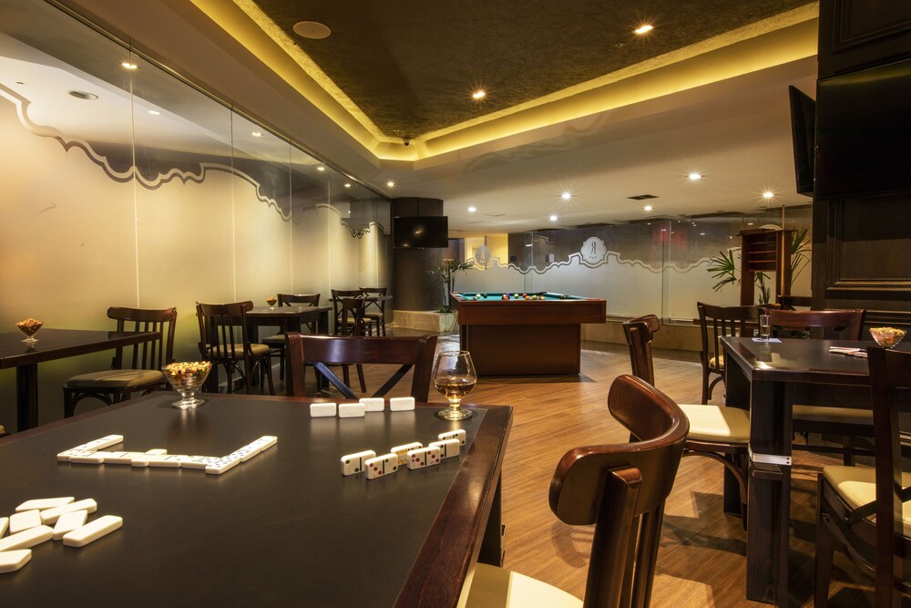 Hotel Bar
