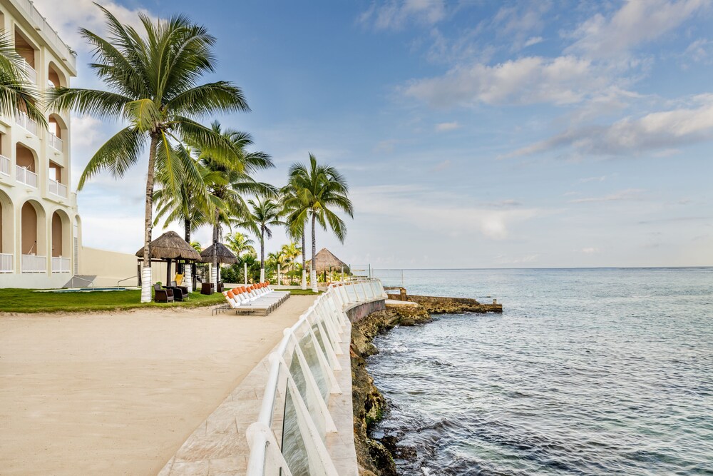 Beach/Ocean View