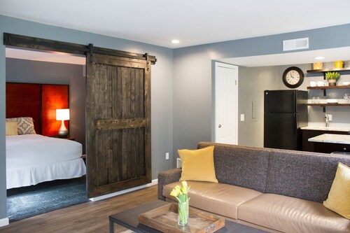 Cloverleaf Suites Columbus - Dublin