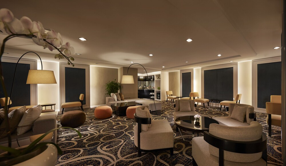 Hotel Lounge
