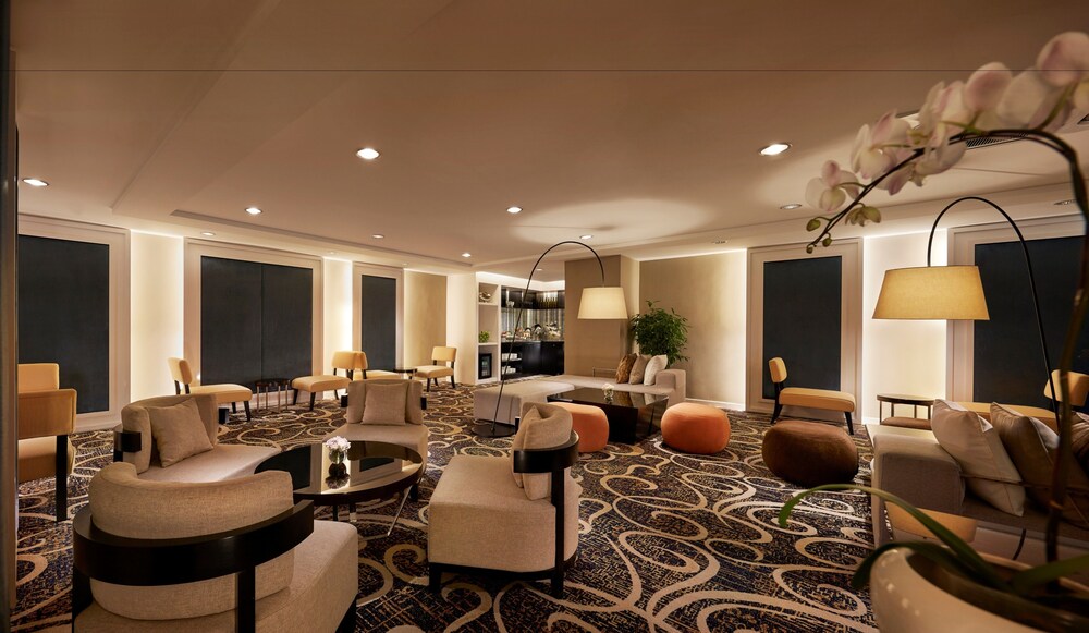 Hotel Lounge