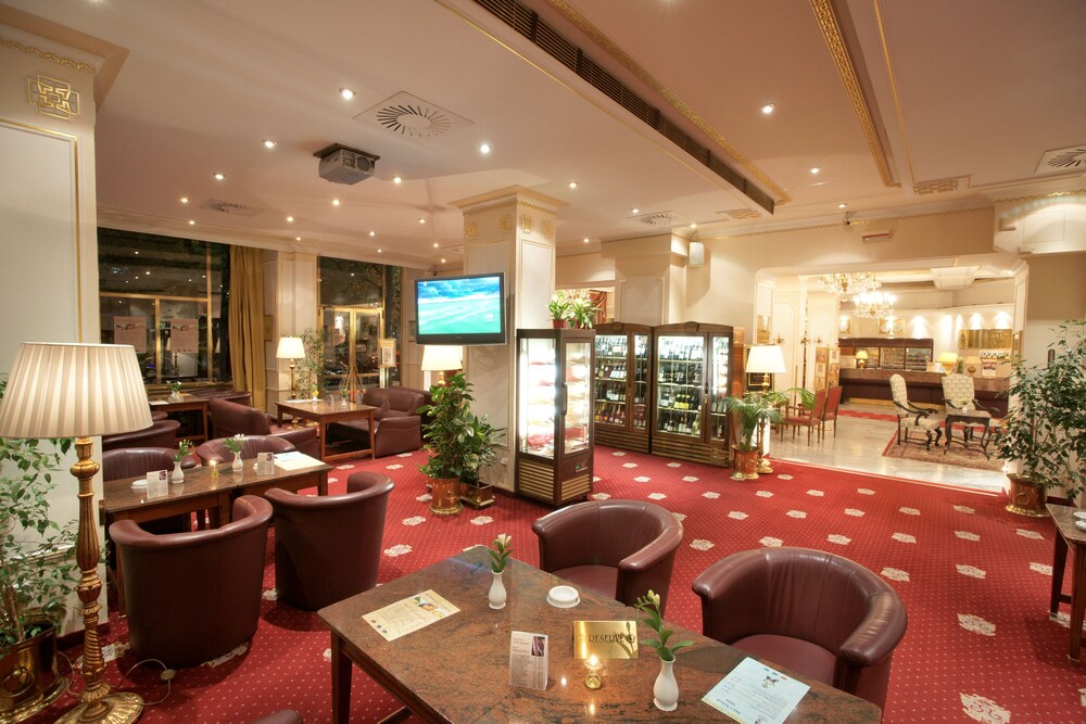 Hotel Bar