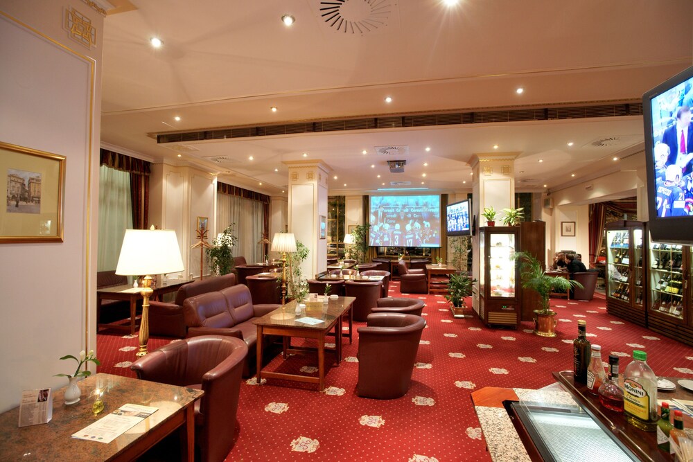 Hotel Bar