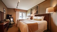 Standard Room, 2 Queen Beds, Patio, Courtyard View (Pet Friendly)