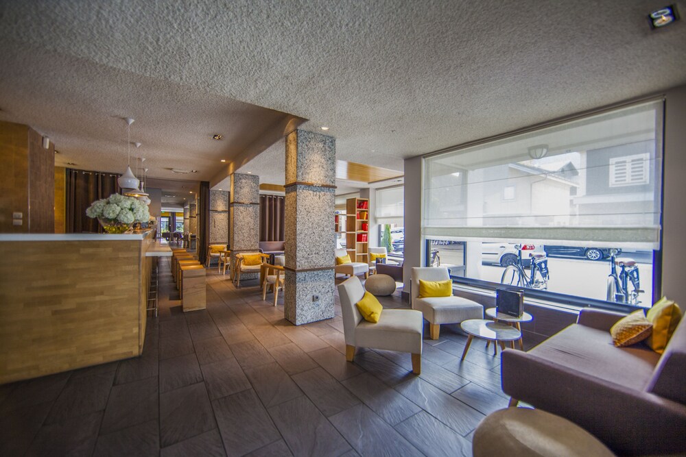 Hotel Bar