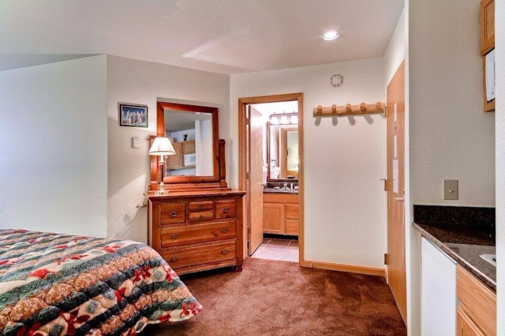 Hotel Premium, 2 Queen Beds - In-Room Amenity