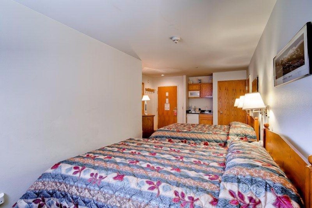 Hotel Premium, 2 Queen Beds - Guestroom