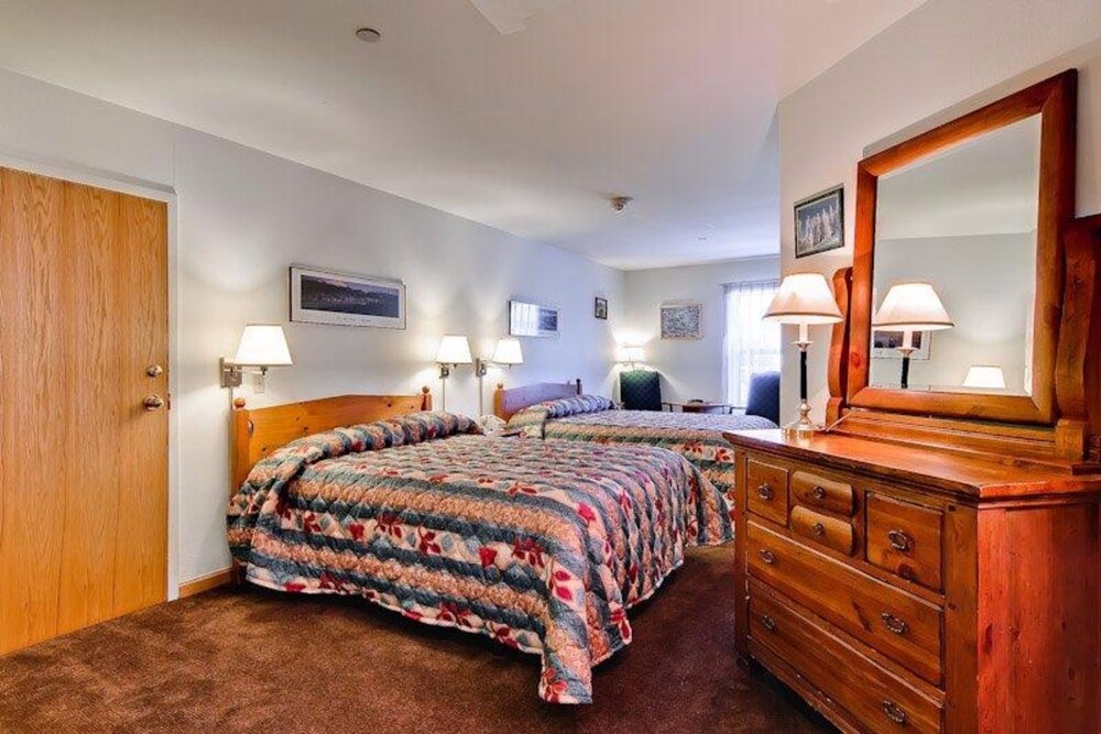 Hotel Premium, 2 Queen Beds - In-Room Amenity