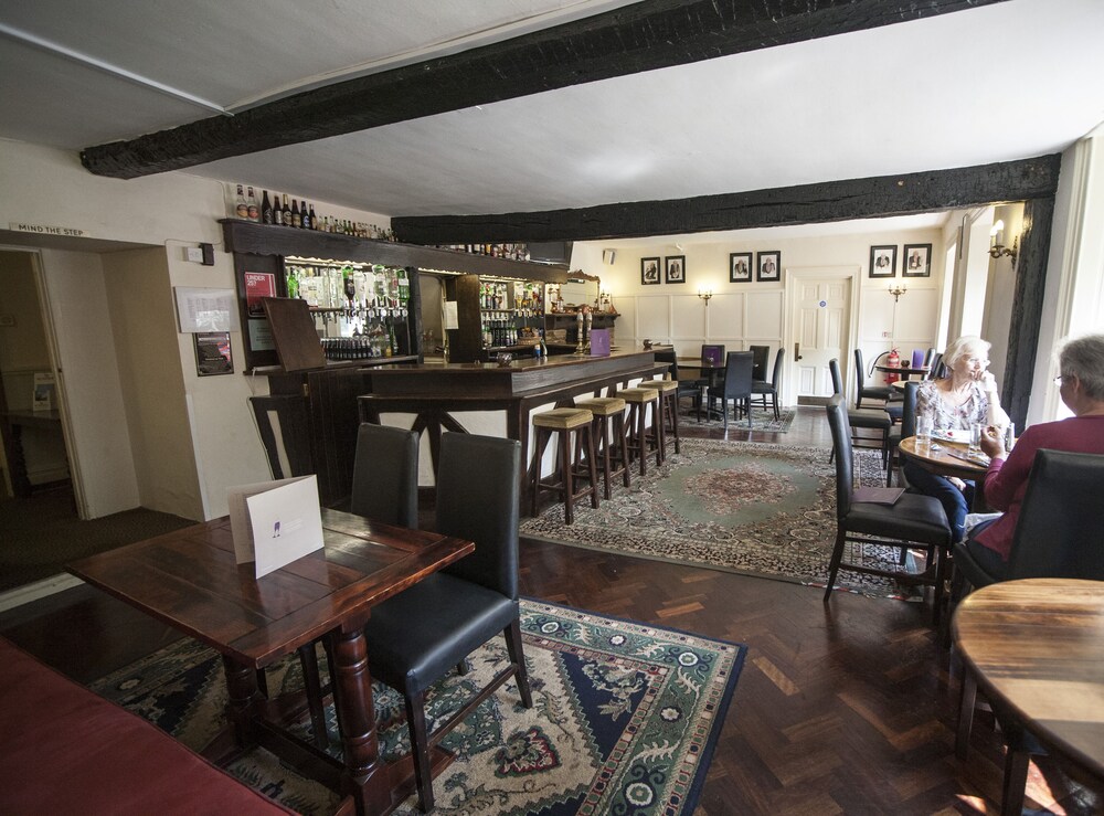 Hotel Bar