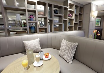 Hotel Lounge