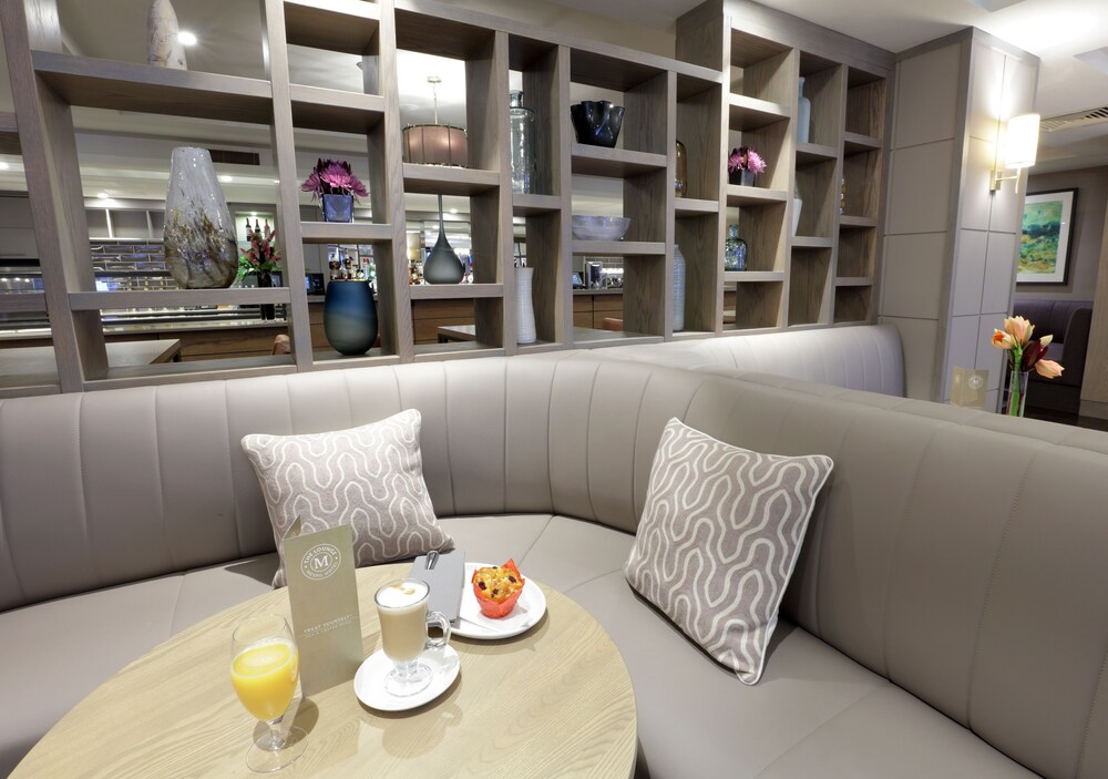 Hotel Lounge