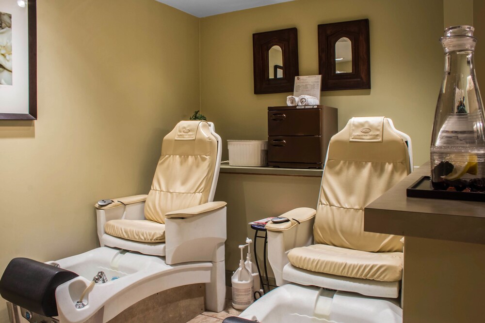 Nail Salon