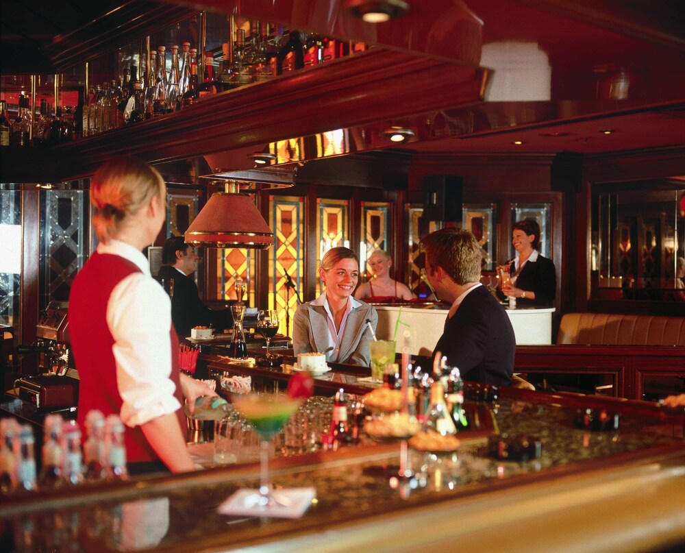 Hotel Bar
