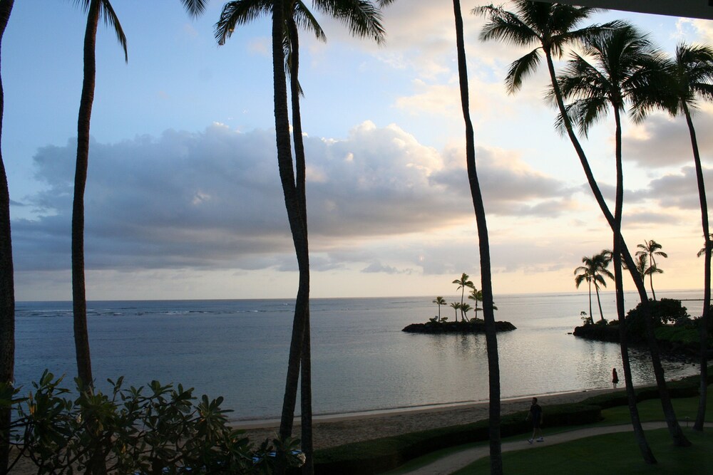 Restaurant, The Kahala Hotel & Resort