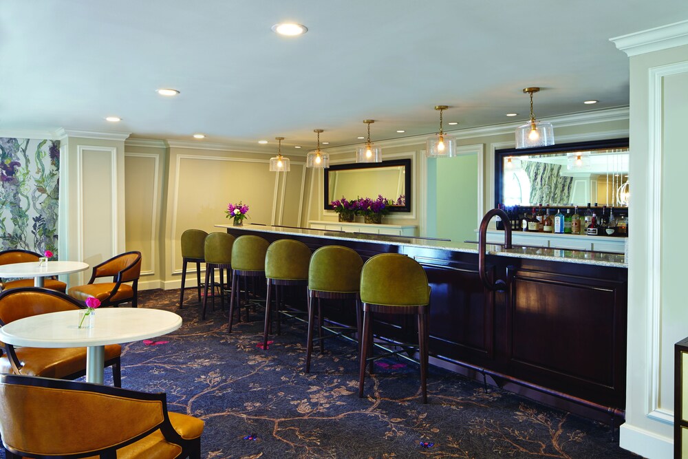 Executive Lounge