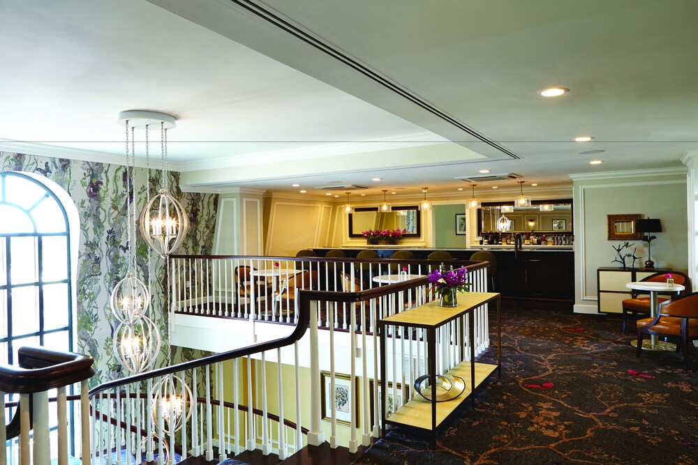 Executive Lounge