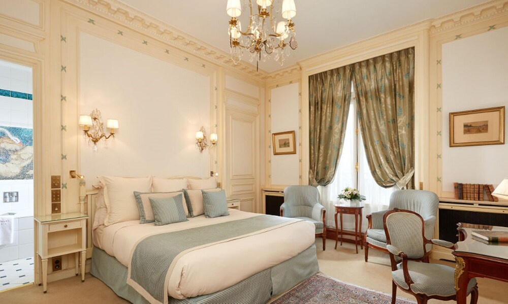 Room, Hotel Raphael