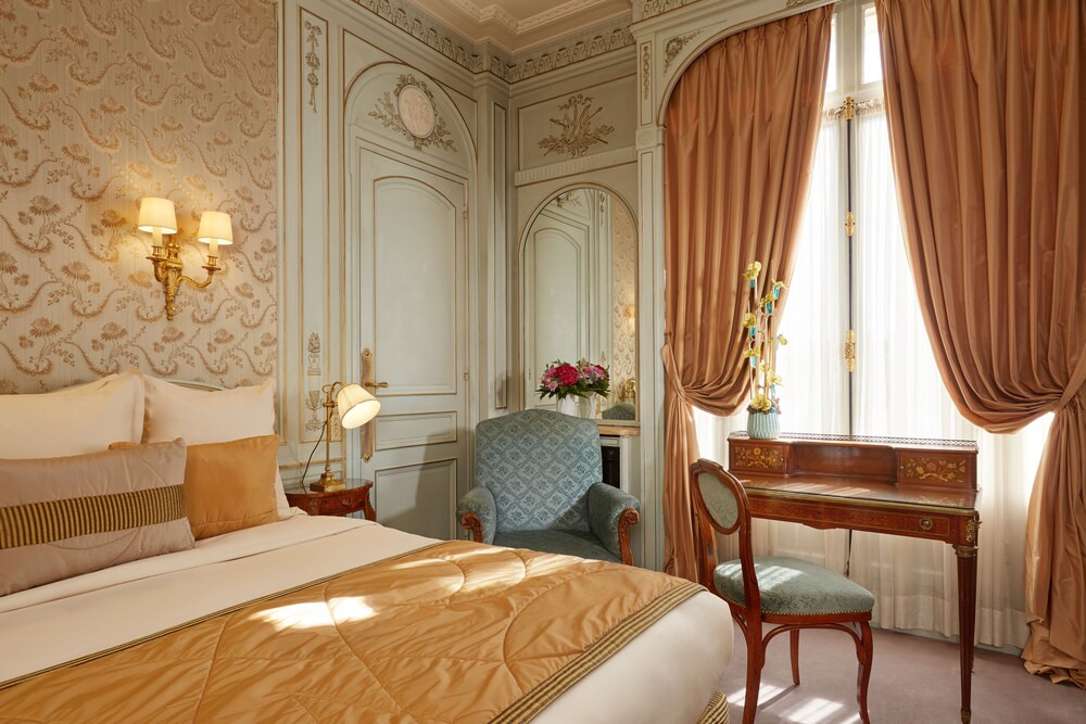 Room, Hotel Raphael