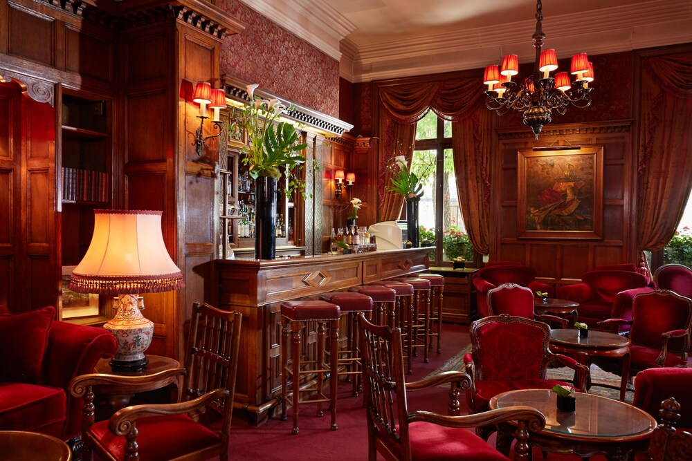 Hotel Bar
