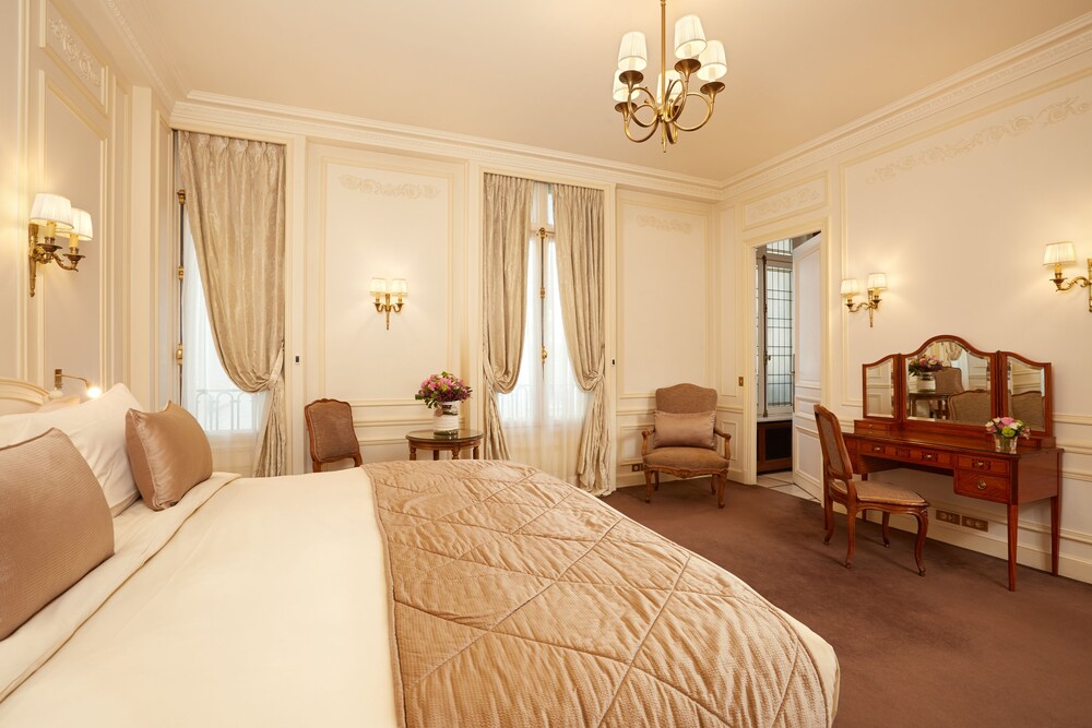 Room, Hotel Raphael