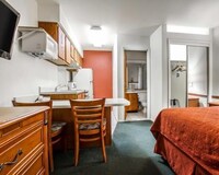 Studio Suite - Queen with Kitchenette