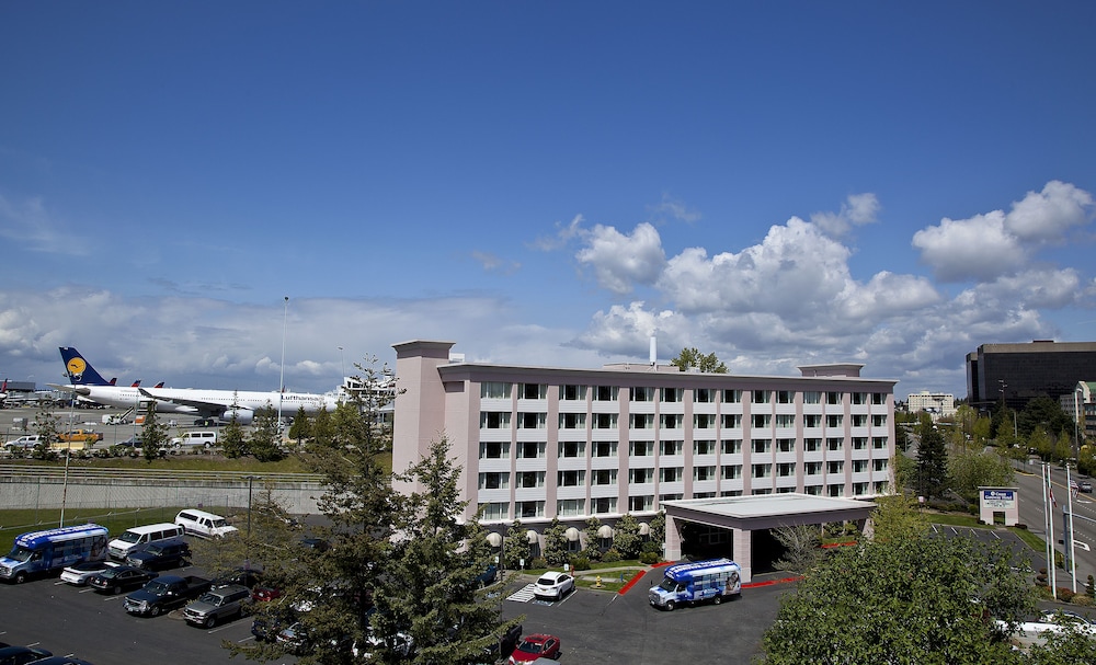 Exterior, Coast Gateway Hotel